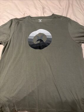 Hurley Olive Green Short Sleeve Tee with Gradient Wave Graphic